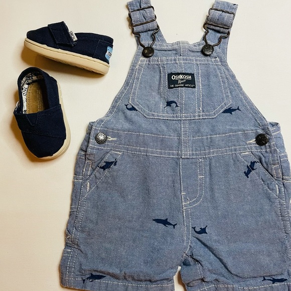 Oshkosh Shark denim Shortall & Toms slippers - Picture 5 of 5